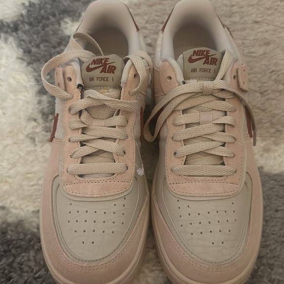 NWOT -NO BOX Women’s Air Force 1 Size 7.5 - Picture 3 of 5